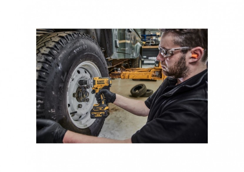 Boulonneuse à chocs 1/2‘’ XR 18V 5Ah Li-Ion Brushless 812 Nm - jonc de sécurité - Pack "GFN" - DCF891P2G-QW - Dewalt