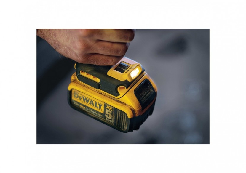Boulonneuse à chocs 1/2'' XR 18V 5Ah Li-Ion Brushless 950 Nm - DCF899P2-QW - Dewalt