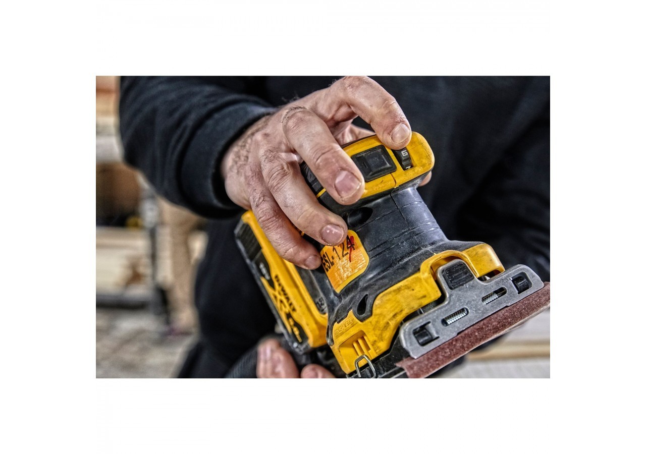 Ponceuse 1/4 de feuille XR 18V Brushless - DCW200NT-XJ - Dewalt