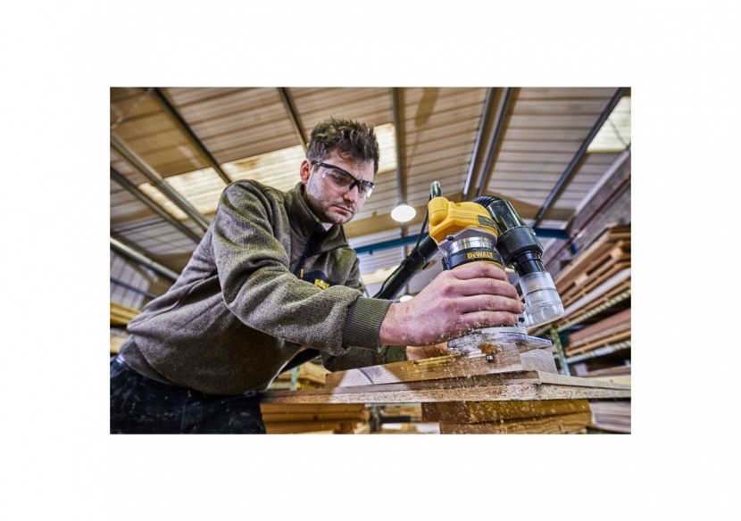 Affleureuse de paume Compacte 900W 8 mm - D26200-QS - Dewalt