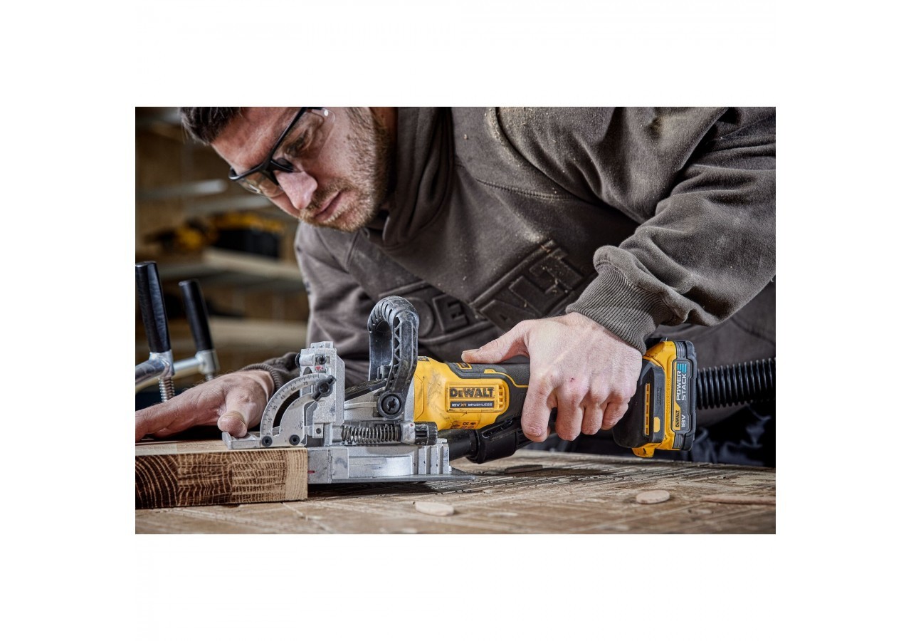 Fraiseuse à lamelles XR 18V 5Ah Li-Ion Brushless - DCW682P2-QW - Dewalt