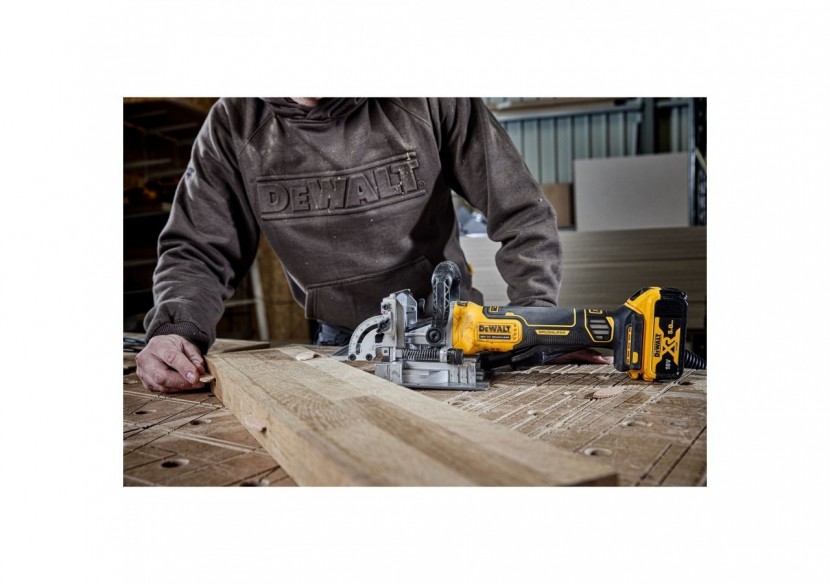 Fraiseuse à lamelles XR 18V 5Ah Li-Ion Brushless - DCW682P2-QW - Dewalt