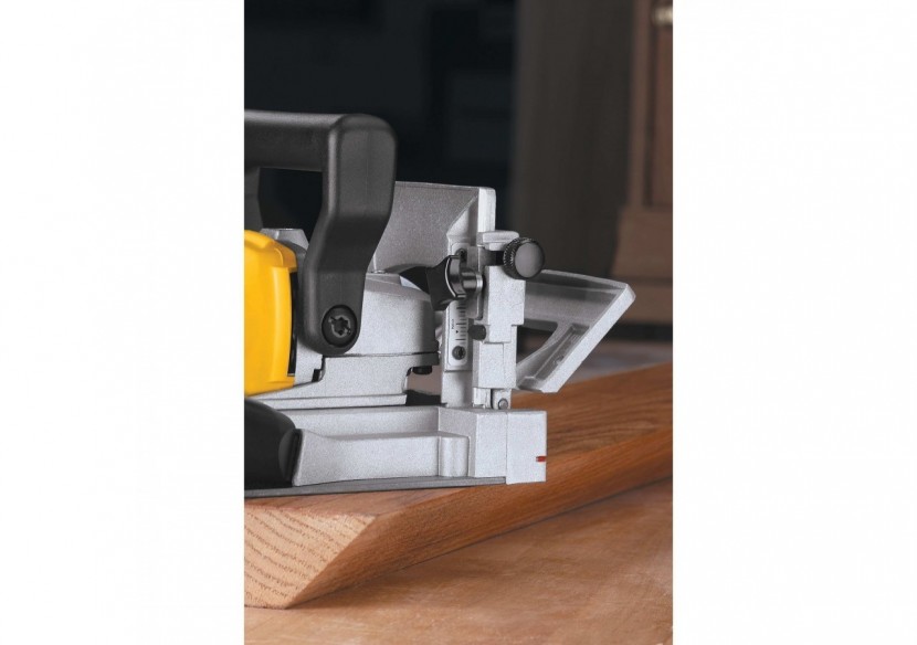 Fraiseuse à lamelles 600W - DW682K-QS - Dewalt Fraiseuse à lamelles 600W - DW682K-QS - Dewalt