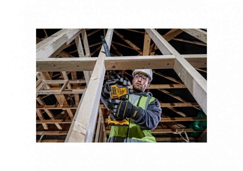 Scie sabre Compacte XR 18V 4Ah Li-Ion Brushless - DCS369M2-QW - Dewalt