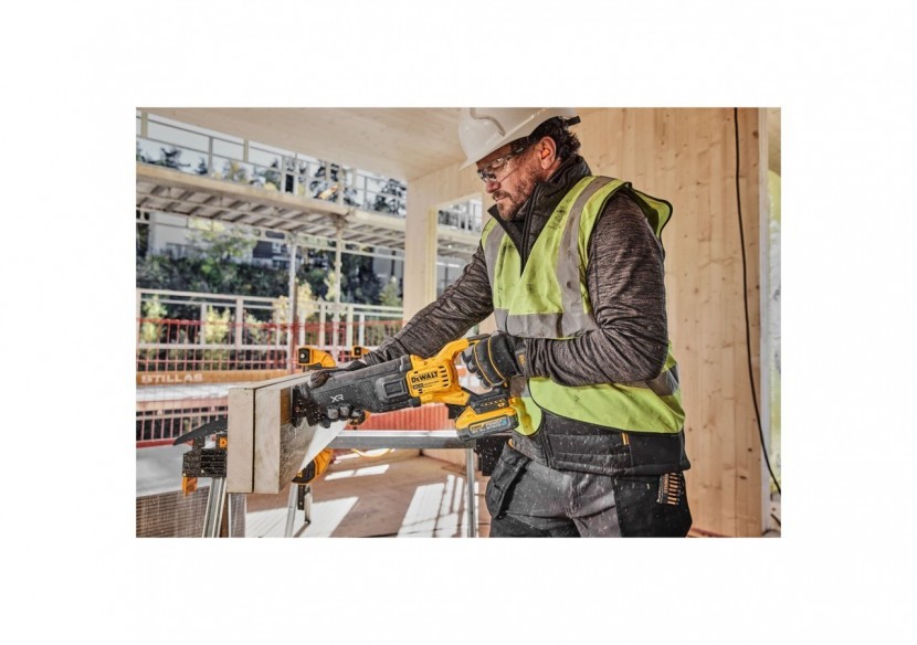 Scie sabre XR 18V ADVANTAGE 5Ah Li-Ion Brushless - POWERSTACK - DCS386H2T-QW - Dewalt