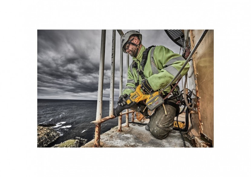 Scie sabre XR FLEXVOLT 54V 3Ah Li-Ion Brushless - DCS389X2-QW - Dewalt