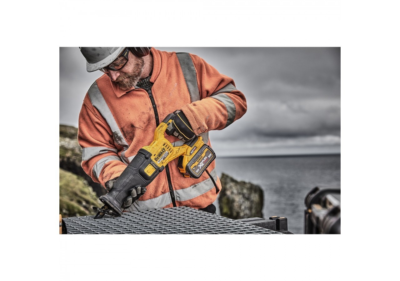 Scie sabre XR FLEXVOLT 54V 3Ah Li-Ion Brushless - DCS389X2-QW - Dewalt