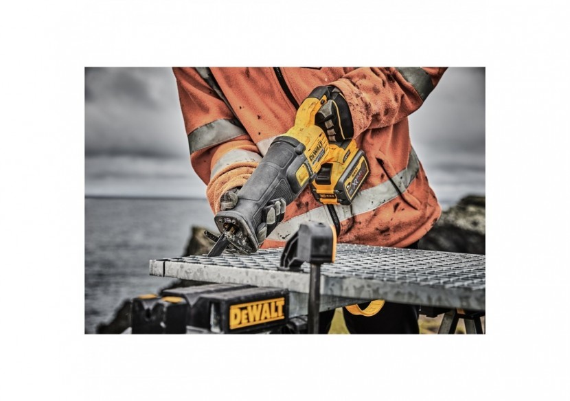 Scie sabre XR FLEXVOLT 54V 3Ah Li-Ion Brushless - DCS389X2-QW - Dewalt
