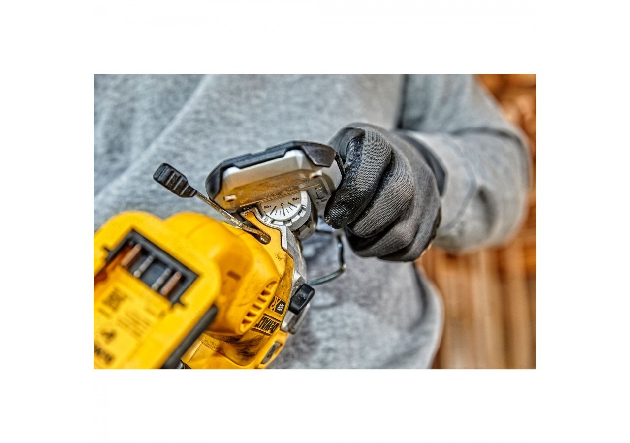 Scie sauteuse à poignée supérieure XR 18V 5Ah Li-Ion Brushless - DCS334P2-QW - Dewalt