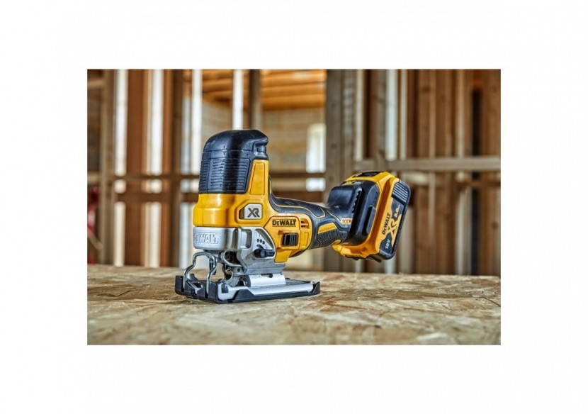 Scie sauteuse à prise par le corps XR 18V 5Ah Li-Ion Brushless - DCS335P2-QW - Dewalt