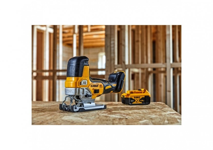 Scie sauteuse à prise par le corps XR 18V 5Ah Li-Ion Brushless - DCS335P2-QW - Dewalt