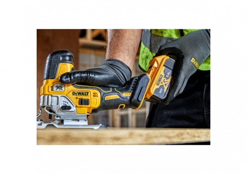 Scie sauteuse à prise par le corps XR 18V 5Ah Li-Ion Brushless - DCS335P2-QW - Dewalt