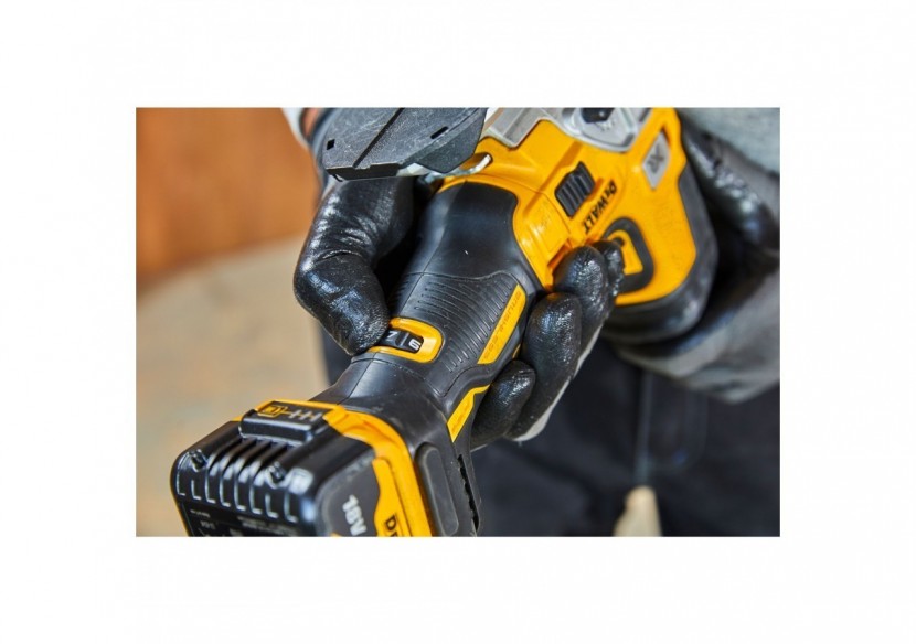 Scie sauteuse à prise par le corps XR 18V 5Ah Li-Ion Brushless - DCS335P2-QW - Dewalt