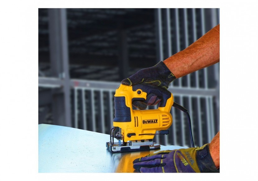 Scie sauteuse 650W à poignée supérieure - DWE349-QS - Dewalt