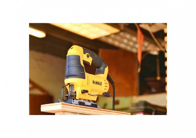 Scie sauteuse 650W à poignée supérieure - DWE349-QS - Dewalt