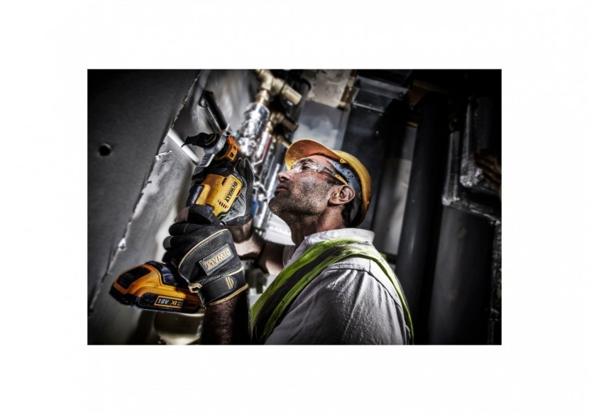 Multi-cutter XR 18V 2Ah Li-Ion Brushless - 32 accessoires - DCS355D2-QW - Dewalt