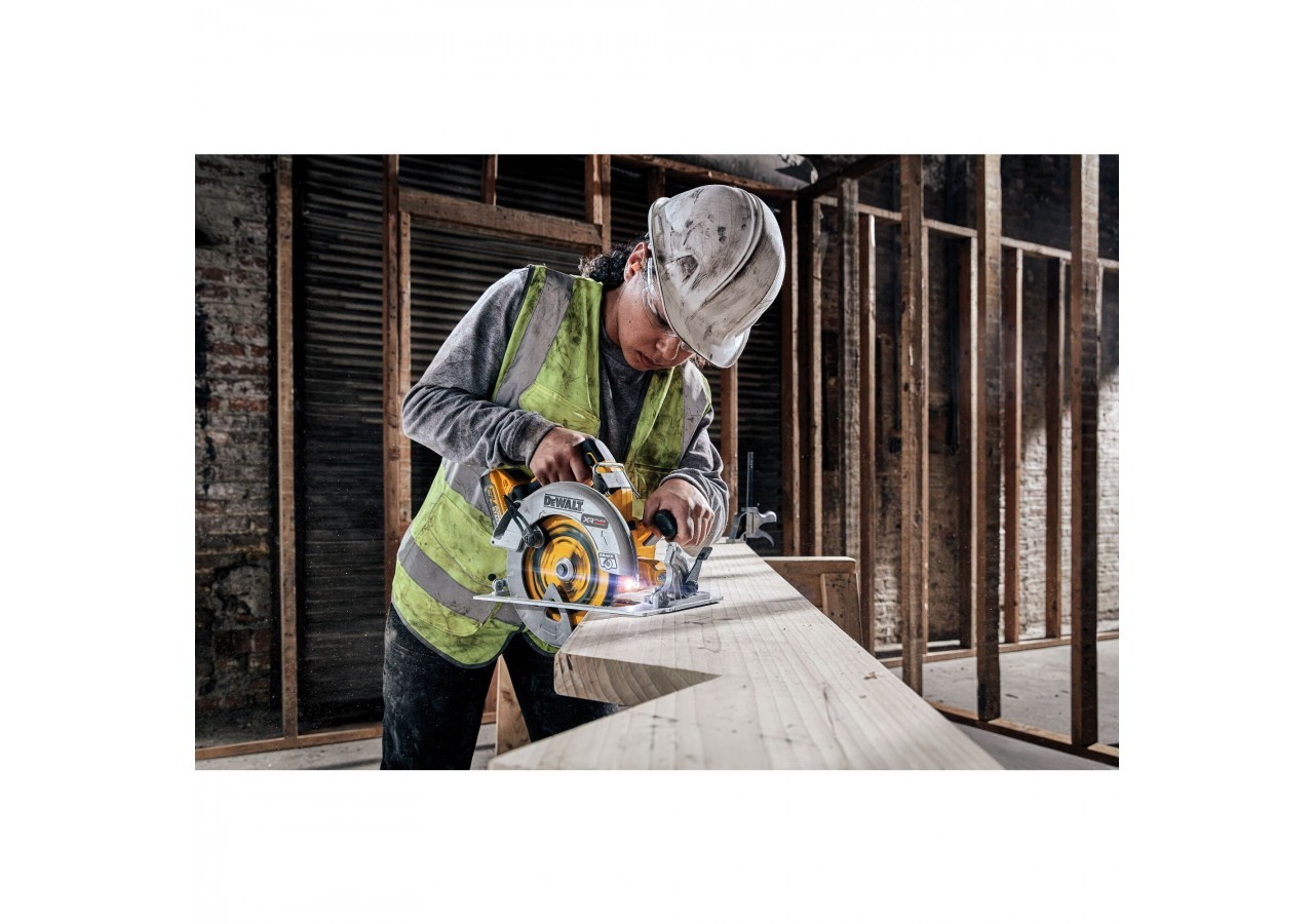 Scie circulaire XR 18V ADVANTAGE 5Ah Li-Ion Brushless 190 mm - POWERSTACK - DCS573H2T-QW - Dewalt