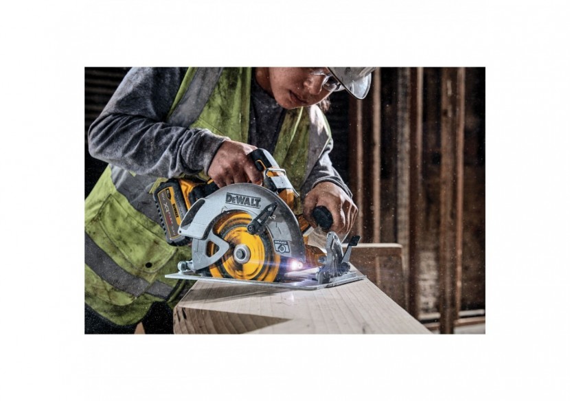 Scie circulaire XR 18V ADVANTAGE 6Ah Li-Ion Brushless 190 mm - DCS573T1-QW - Dewalt