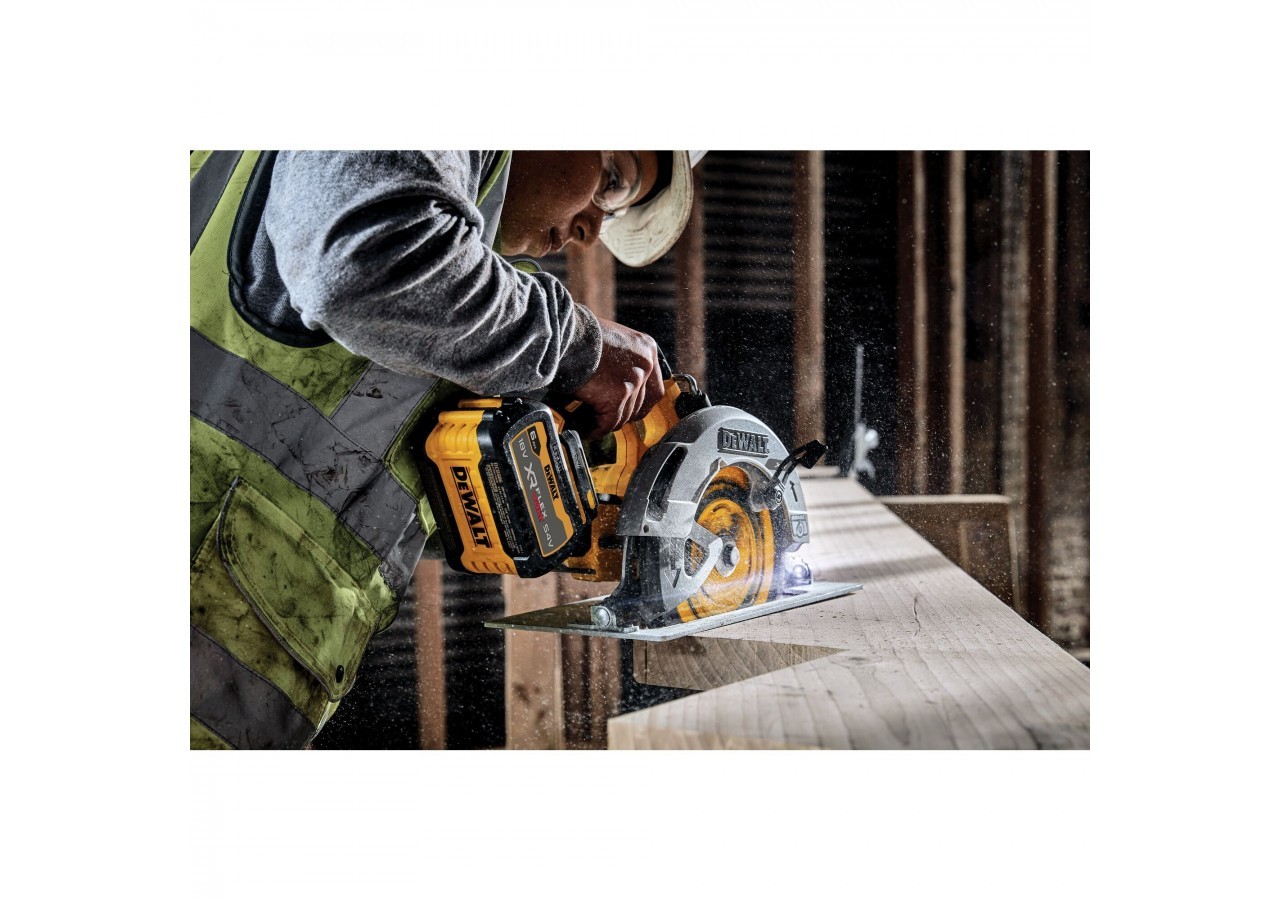 Scie circulaire XR 18V ADVANTAGE 6Ah Li-Ion Brushless 190 mm - DCS573T1-QW - Dewalt