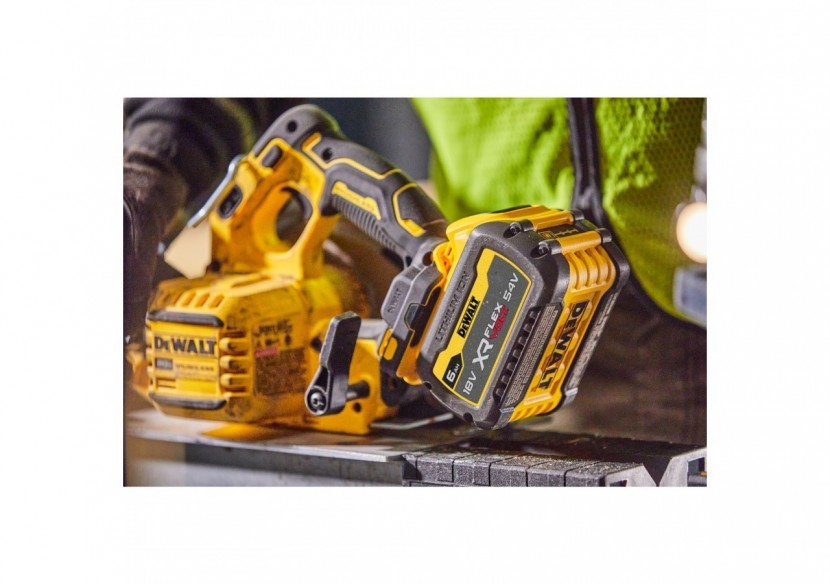 Scie circulaire XR 18V ADVANTAGE 6Ah Li-Ion Brushless 190 mm - DCS573T1-QW - Dewalt