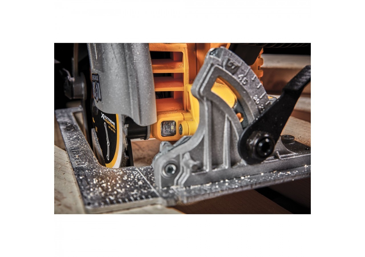 Scie circulaire XR 18V ADVANTAGE 6Ah Li-Ion Brushless 190 mm - DCS573T1-QW - Dewalt