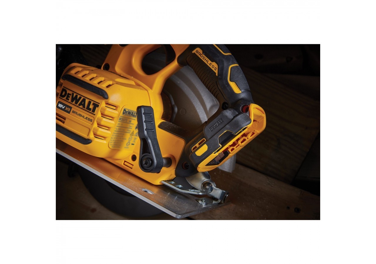 Scie circulaire XR 18V ADVANTAGE 6Ah Li-Ion Brushless 190 mm - DCS573T1-QW - Dewalt