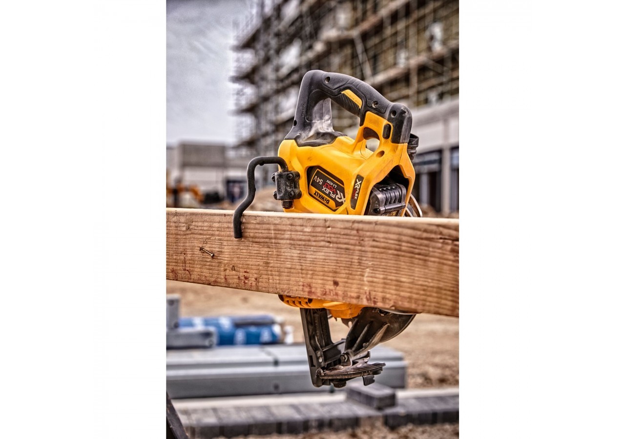 Scie circulaire Construction XR FLEXVOLT 54V 2Ah Li-Ion Brushless 190 mm - DCS577T2-QW - Dewalt