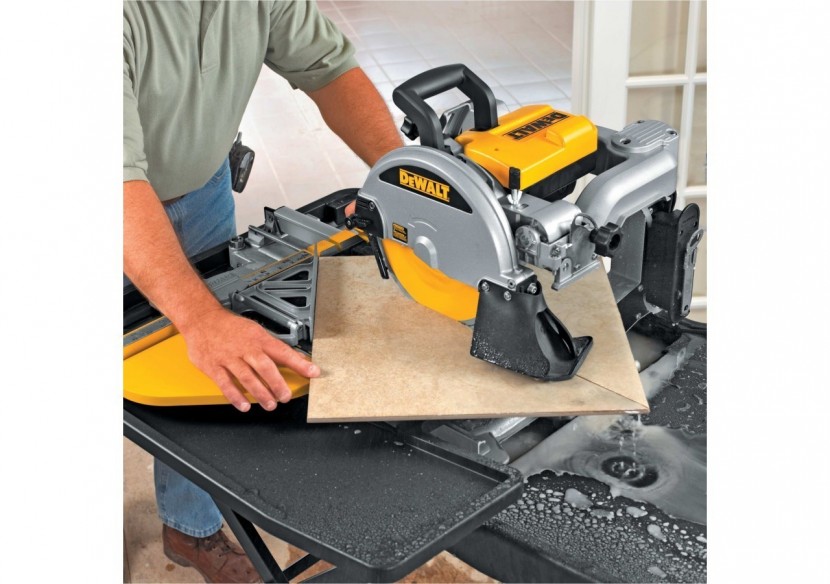 Scie à matériaux 1600W 250 mm - D24000-QS - Dewalt