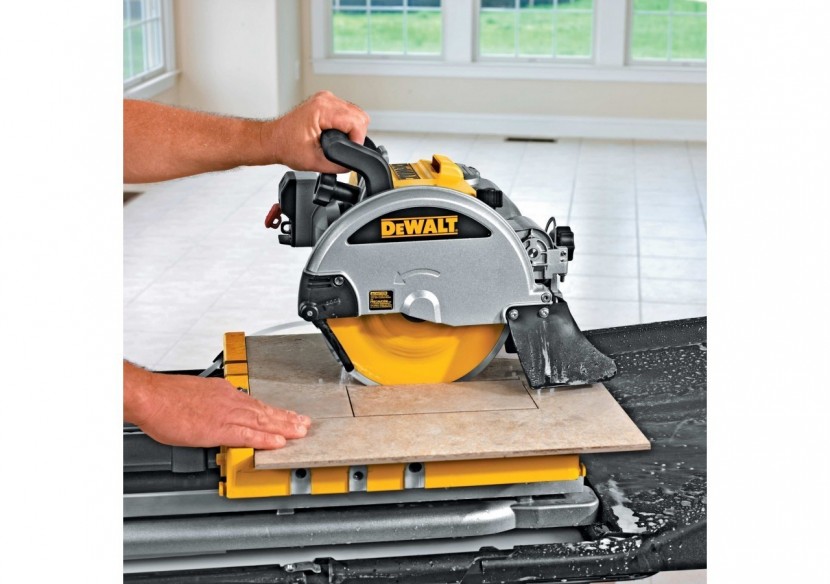 Scie à matériaux 1600W 250 mm - D24000-QS - Dewalt