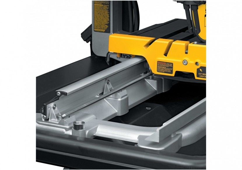 Scie à matériaux 1600W 250 mm - D24000-QS - Dewalt