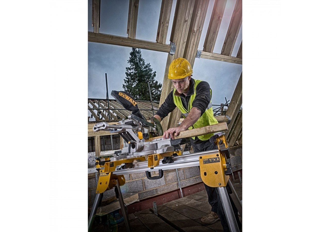 Scie à onglets radiale XR 18V 184 mm - DCS365N-XJ - Dewalt