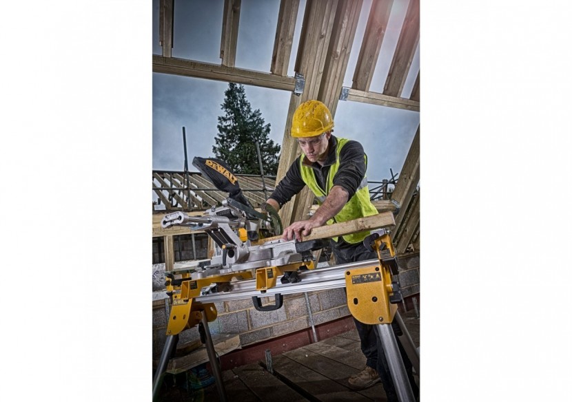 Scie à onglets radiale XR 18V 184 mm - DCS365N-XJ - Dewalt