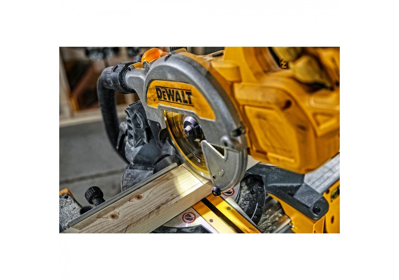 Scie à onglets radiale XR FLEXVOLT 54V 2Ah Li-Ion Brushless 216 mm - DCS777T2-QW - Dewalt