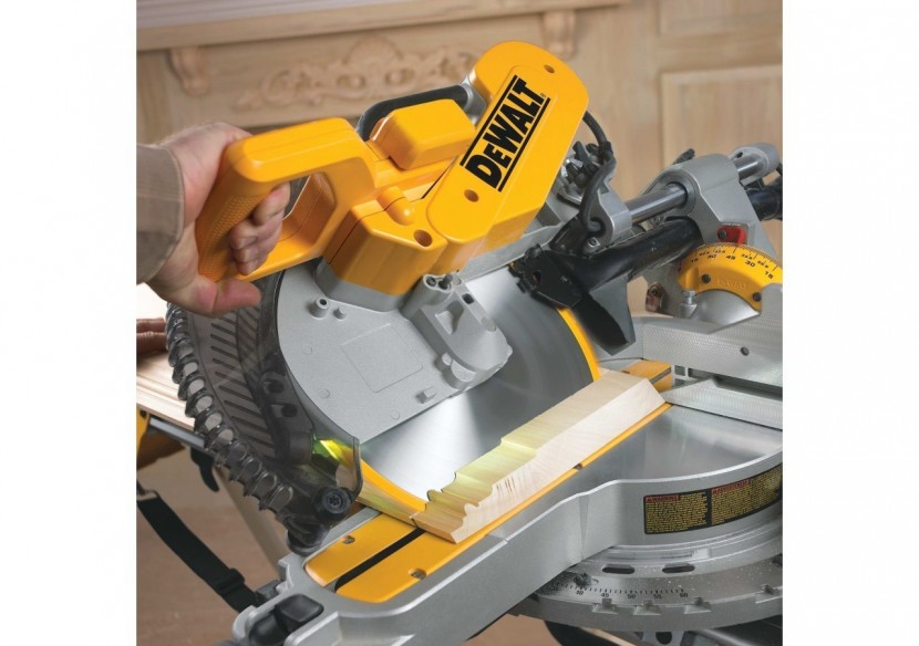 Scie à onglets radiale 1675W 305 mm - DWS780-QS - Dewalt