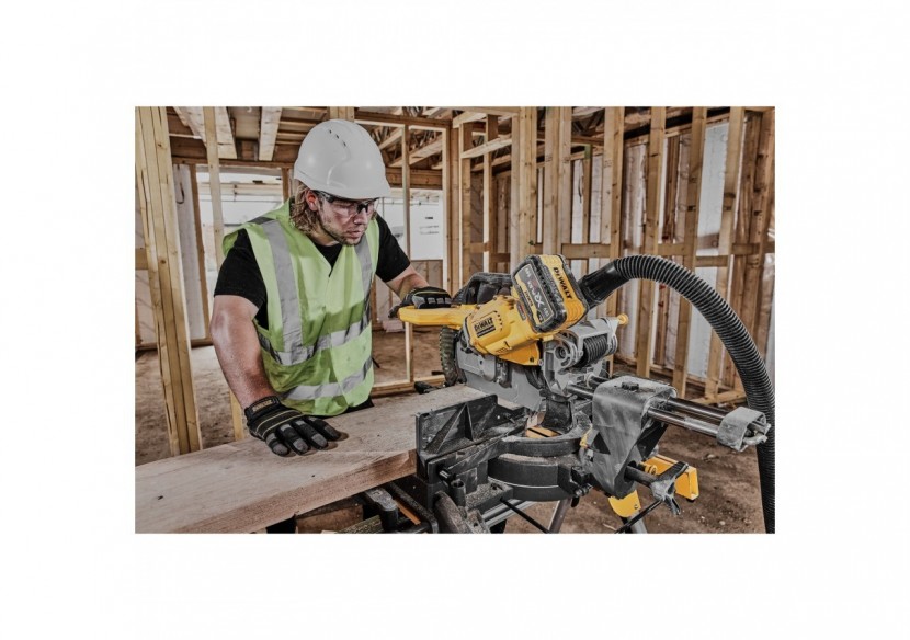 Scie à onglets XR FLEXVOLT 54V 3Ah Li-Ion Brushless 305 mm - DCS781X2-QW - Dewalt