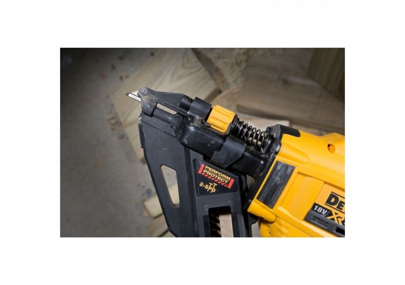 Cloueur de sabot de charpente XR 18V Brushless - DCN693N-XJ - Dewalt Cloueur de sabot de charpente XR 18V Brushless - DCN693N-XJ - Dewalt