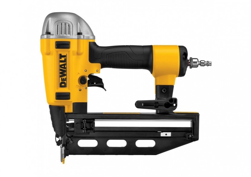 Cloueur pneumatique de finition 16Ga Précision Point - DPN1664PP-XJ - Dewalt