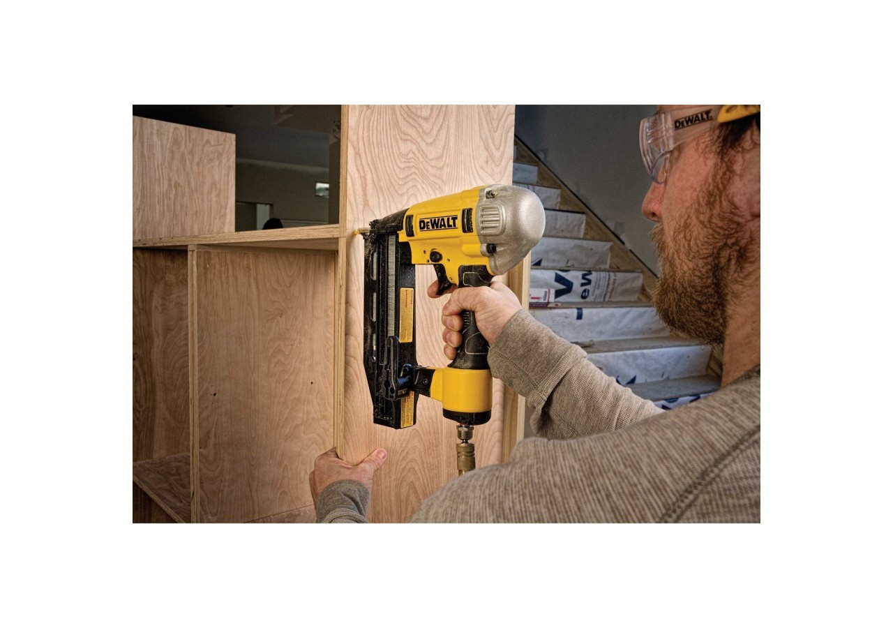 Cloueur pneumatique de finition 16Ga Précision Point - DPN1664PP-XJ - Dewalt