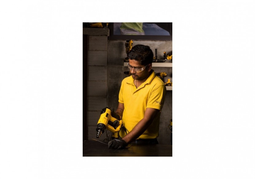 Décapeur thermique 2000W - affichage digital - D26414-QS - Dewalt