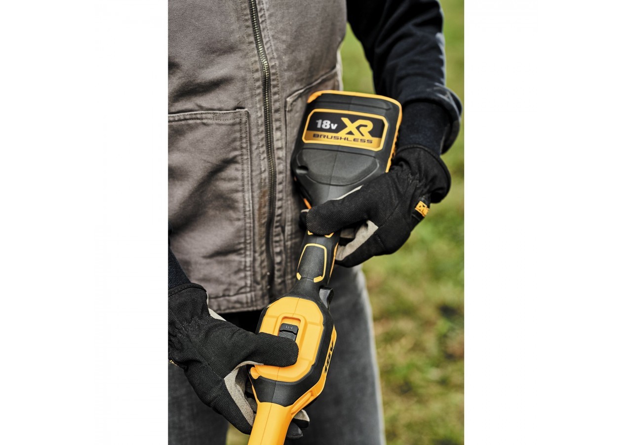 Coupe-bordure repliable XR 18V 5Ah Li-Ion Brushless - DCMST561P1-QW - Dewalt