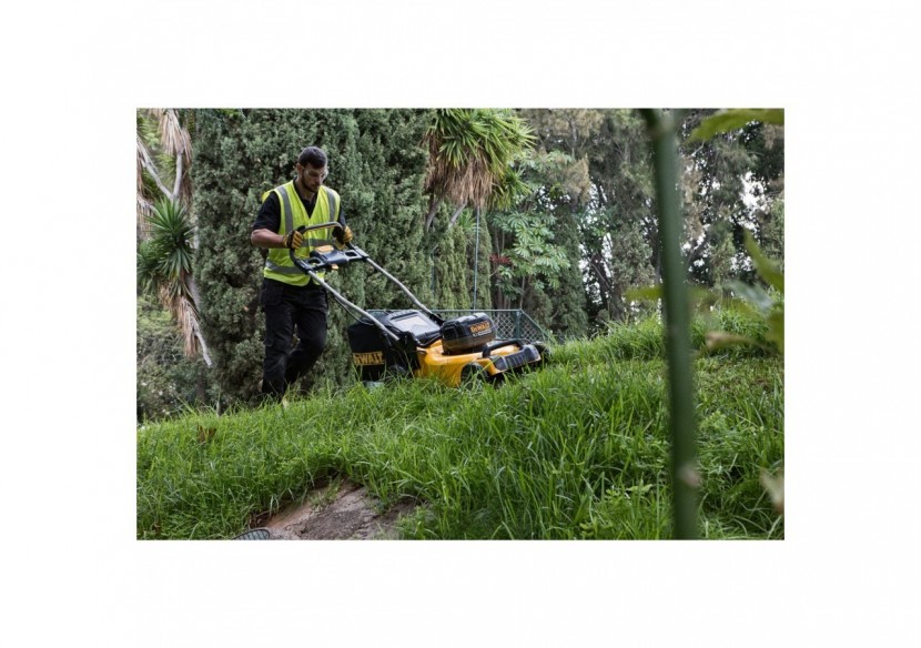 Tondeuse XR 2 X 18V 5Ah Li-Ion Brushless - DCMW564P2-QW - Dewalt