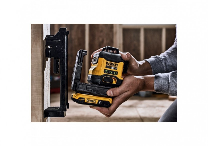 Niveau laser multilignes 3x360° compact XR 18V 2Ah Li-Ion - faisceaux verts - DCLE34031D1-QW - Dewalt