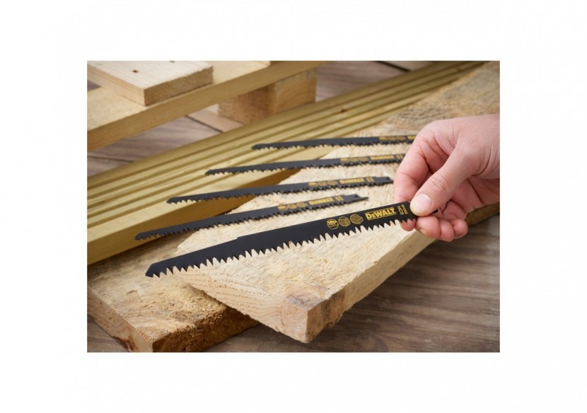 Lame de scie sabre HCS pour la coupe du bois 240mm - DT2352-QZ - Dewalt Lame de scie sabre HCS pour la coupe du bois 240mm - DT2352-QZ - Dewalt