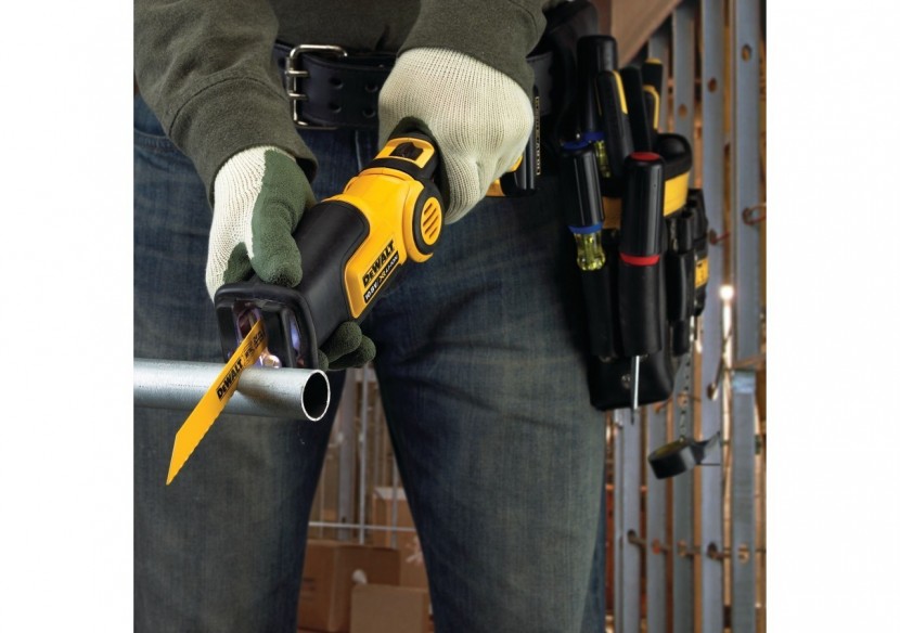 Lame de scie sabre BIM pour la coupe du métal 152mm Profondeur inférieur à 3mm - DT2354-QZ - Dewalt Lame de scie sabre BIM pour la coupe du métal 152mm Profondeur inférieur à 3mm - DT2354-QZ - Dewalt