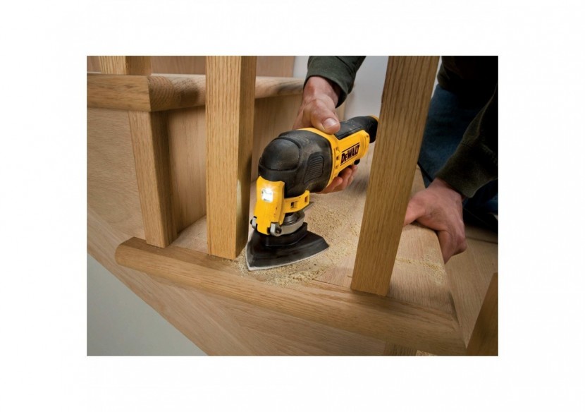 Abrasif velcro pour ponceuses delta velcro grain 240 - 6 perforations 93x93mm - DT3095-QZ - Dewalt Abrasif velcro pour ponceuses delta velcro grain 240 - 6 perforations 93x93mm - DT3095-QZ - Dewalt