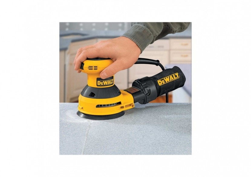 Disque abrasif velcro pour ponceuses excentriques grain 80 - 8 perforations ø 125mm - DT3113-QZ - Dewalt Disque abrasif velcro pour ponceuses excentriques grain 80 - 8 perforations ø 125mm - DT3113-QZ - Dewalt