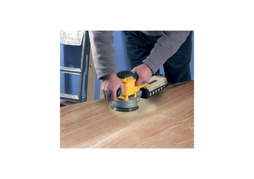 Disque abrasif velcro pour ponceuses excentriques grain 320 - 6 perforations ø 150mm - DT3128-QZ - Dewalt Disque abrasif velcro pour ponceuses excentriques grain 320 - 6 perforations ø 150mm - DT3128-QZ - Dewalt