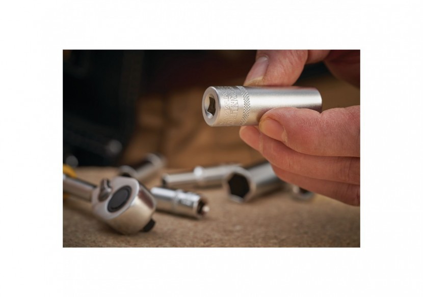 DOUILLE LONGUE 1/4" 6 PANS 10 MM FATMAX - FMMT17523-0 - Stanley