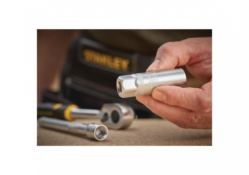 DOUILLE 3/8" POUR BOUGIE DE 16 MM FATMAX - FMMT17225-0 - Stanley