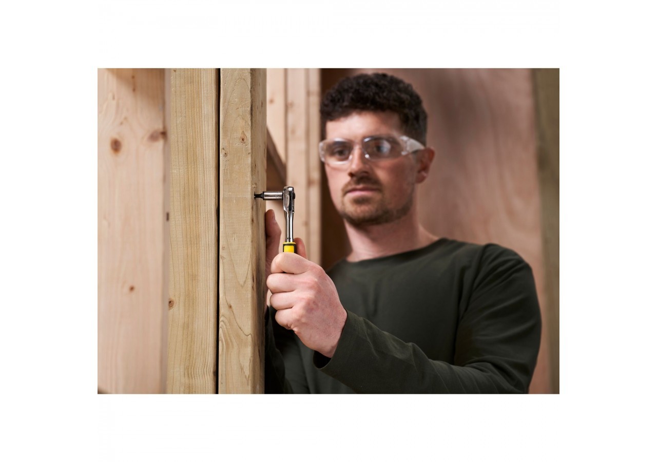 COFFRET DE DOUILLES COMPACT ¼’’
 - JEU DE 37 PCS - STMT82672-0 - Stanley